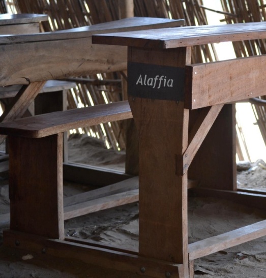 ¿Sabías que la mayoría de las escuelas de la zona rural del Togo no tienen bancos o asientos para que sus estudiantes se puedan sentar? 